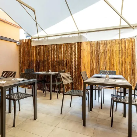Hotel Wega 3*
