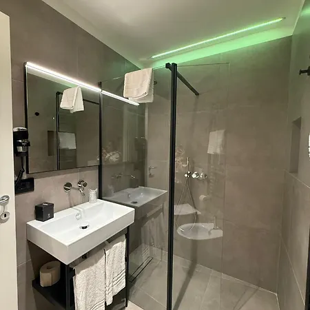 Wega Hotel 3*